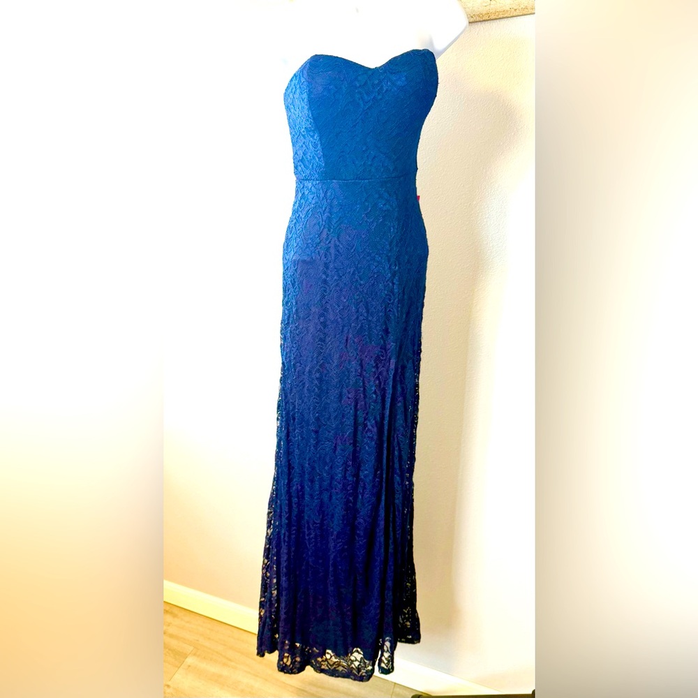 Elegant Blue Strapless Lace Dress